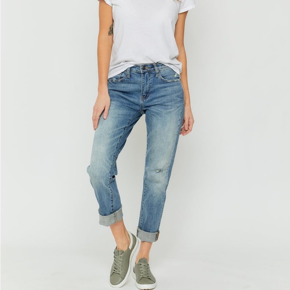 Oliver Logan Denim - Oliver Logan Crosby Relaxed Taper Jean Distressed frayed hem detail Size 27 CB57